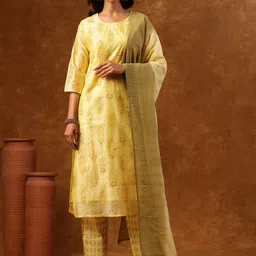 Anouk Women Floral Printed Round Neck Regular Kurta with Trousers & Dupatta-3