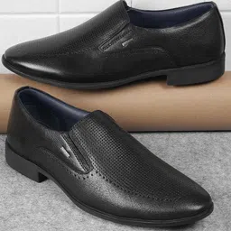WALKWAY by Metro Men Leather Formal Slip-On Shoes-image-26