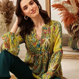 QUIERO Women Floral Printed V-Neck Empire Top-image-22