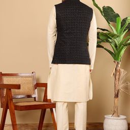 MULTI SHADES Men Regular Kurta with Pyjamas image 3