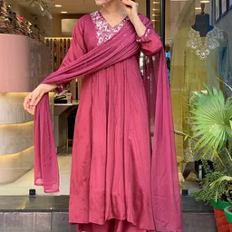 NIZA FASHION Women Yoke Design Kurta Set image 4