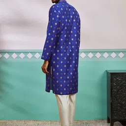VASTRAMAY Men Ethnic Motifs Printed Regular Kurta with Trousers image 5