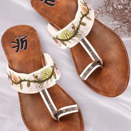 YK Girls Embroidered One Toe T-Strap Flats-picture-6