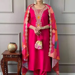 BAESD Women Floral Embroidered Kurta with Trousers & Dupatta-44