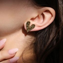 SOHI Set Of 2 Gold-Plated Circular & Heart Shaped Simplicity Studs & Hoop Earrings image 4