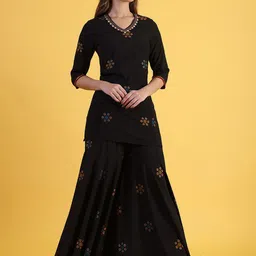 W Women Ethnic Motifs Printed Regular Kurta with Sharara & With Dupatta image 3