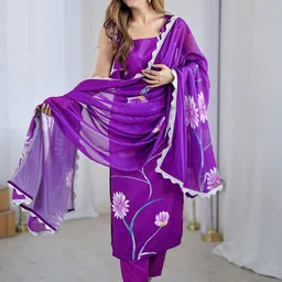Growdamy Women Floral Printed Regular Kurta with Trousers & Dupatta image 3