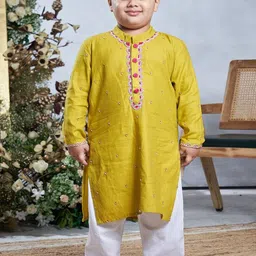 Vivedkids Boys Embroidered Regular Sequinned Pure Cotton Kurta with Trousers-3