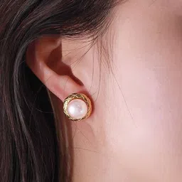 FIMBUL Gold-Plated Pearls Studded Circular Shaped Textured Studs image 4
