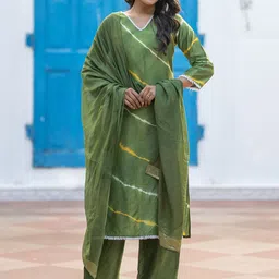 ASPORA Women Leheriya Dyed Silk Kurta with Trousers & Dupatta-image-5