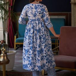 DIVASTRI Floral Printed Thread Work Kurta With Trouser And Dupatta image 5