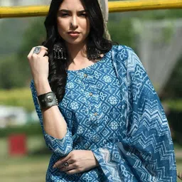 Vestimento Women Floral Printed Regular Kurti with Trousers & With Dupatta-picture-0