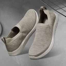 Bata Men Textured Slip-On Sneakers-32
