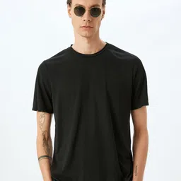 Koton Men Solid Round Neck T-shirt-image-44