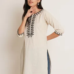 Brownverse Women Embroidered Chikankari Khadi Kurta-picture-43