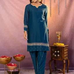 KASYA Embroidered Tunic With Trouser Co-Ords-picture-10