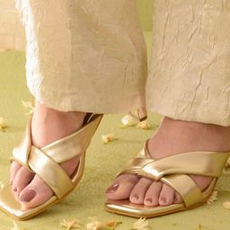 Dip your Toes Block Pumps with Bows-12