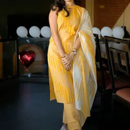 KALINI Women Printed Regular Kurta with Trousers & With Dupatta image 5