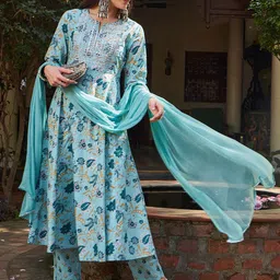 Shae by SASSAFRAS Floral Printed Gotta Patti Pure Cotton Kurta With Trousers & Dupatta-picture-10
