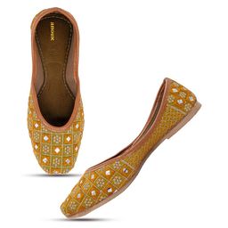 Anouk Women Embellished Ethnic Mojaris Flats-image-75