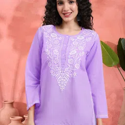 PARAMOUNT CHIKAN Floral Embroidered Chikankari Kurti-picture-22