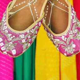 Anouk Women Ethnic Mojaris with Embroidered Flats-picture-27