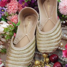 Fulkari Women Embellished Ethnic Mojaris Flats-image-102