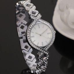 HAUTE SAUCE by Campus Sutra Women Dial & Stainless Steel Bracelet Style Straps Analogue Watch SS25_HSWC1362-24
