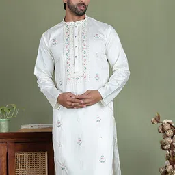 Jompers Men Floral Embroidered Sequinned Floral Kurta-image-52