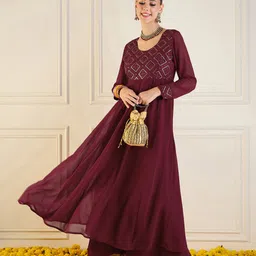 Shae by SASSAFRAS Women Sequinned Tiering Georgette Kurta-image-12