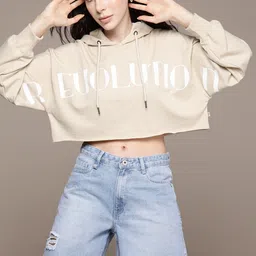 The Roadster Lifestyle Co. Women Printed Hooded Cropped Sweatshirt-image-40