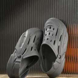 The Roadster Lifestyle Co. Men Comfort Lightwieght Clogs-picture-42