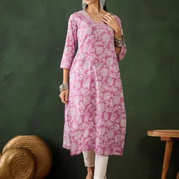 Vastramyaa Women Floral Printed Mirror Work Kurta-image-98