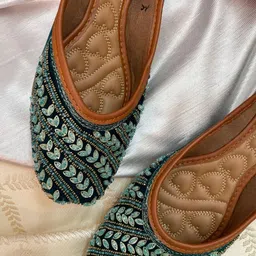 Anouk Women Embellished Ethnic Mojaris Flats-image-97