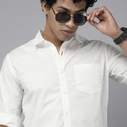 Roadster Men White Solid Slim Fit Casual Shirt-image-85