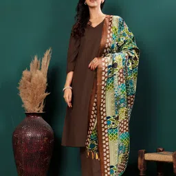 Varanga V-Neck Straight Kurta with Trousers And Dupatta-picture-12