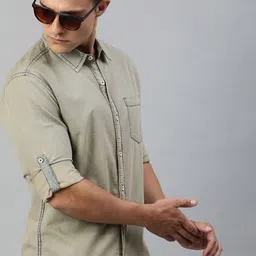 The Roadster Lifestyle Co Men Green Regular Fit Dual-Toned Casual Chambray Shirt-image-6