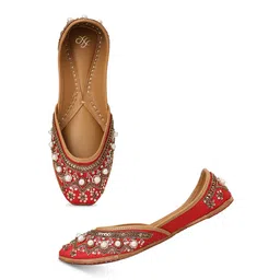 House of Pataudi Women Embellished Ethnic Mojaris Flats-56