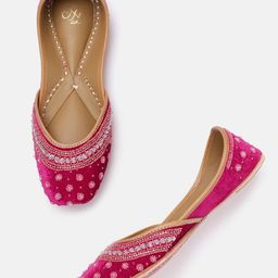 House of Pataudi Women Embellished Ethnic Mojaris-picture-18