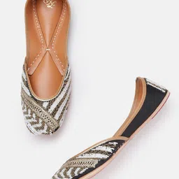 House of Pataudi Women Embellished Ethnic Mojaris-picture-39