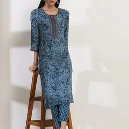 Rangriti Women Floral Printed Regular Kurta with Palazzos-image-53
