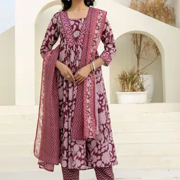 Navlik Women Floral Printed Kurta with Trousers & Dupatta-image-9