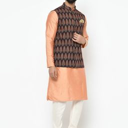 KISAH Men Peach-Coloured & Off-White Solid Kurta with Pyjamas image 5
