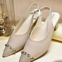 SHRIVAS BY ARCHITA MEHTA Ethnic Embellished Block Pumps-62