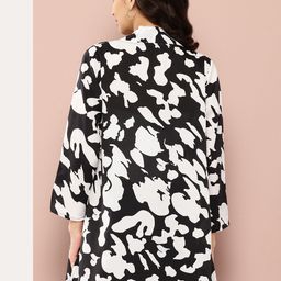 Qurvii Open Front Cow Printed Shrug image 4