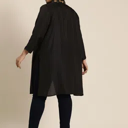 Qurvii+ Plus Size Longline Shrug image 4