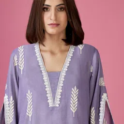 DIVASTRI Ethnic Motifs Printed Kaftan Kurta With Trouser image 2