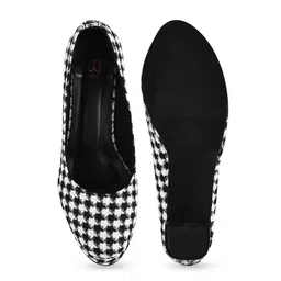 THE WHITE POLE Printed Block Heeled Pumps image 5