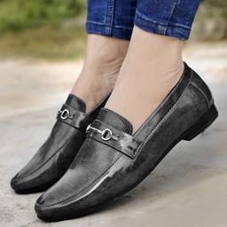 Bxxy Men Textured Horsebit Loafers-10