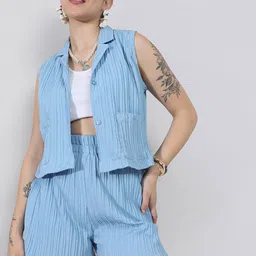 Campus Sutra Shirt With Shorts Co-Ords Set-picture-11
